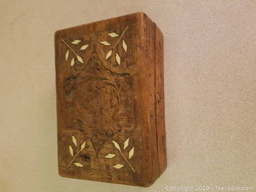 Lot #0081 (1 of 4)