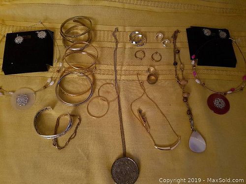 Lot #0200 (1 of 8)