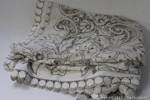 Lot #0026 (1 of 3)
