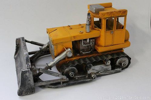 Lot #0030 (1 of 2)