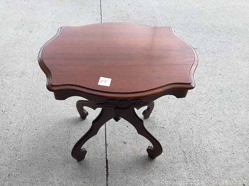 Lot #0084 (1 of 4)