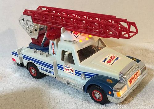 Lot #0028 (1 of 4)