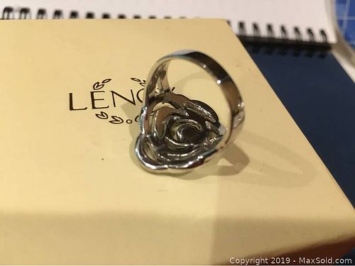Lot #0092 (1 of 5)