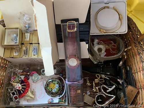 Lot #0012 (1 of 26)