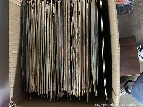 Lot #0067 (1 of 6)