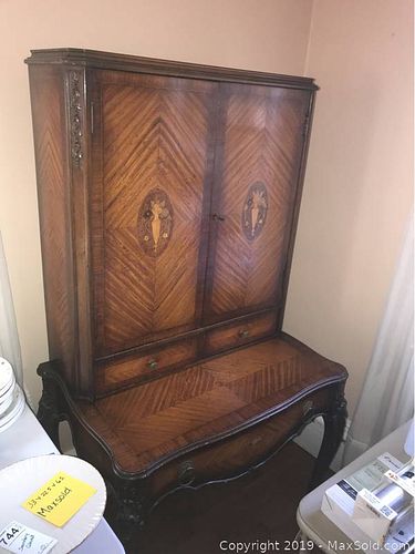 Lot #0744 (1 of 19)