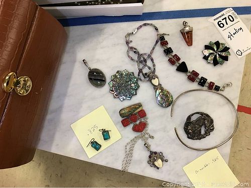 Lot #0670 (1 of 41)