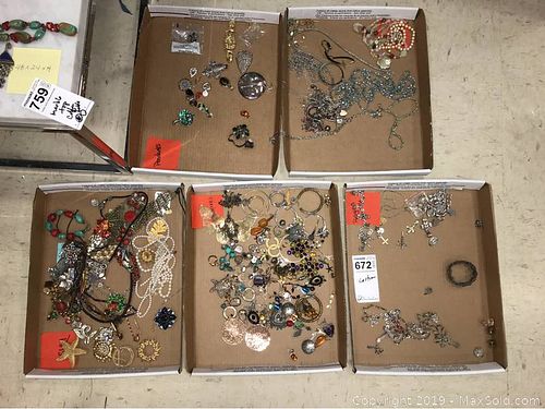Lot #0672 (1 of 9)