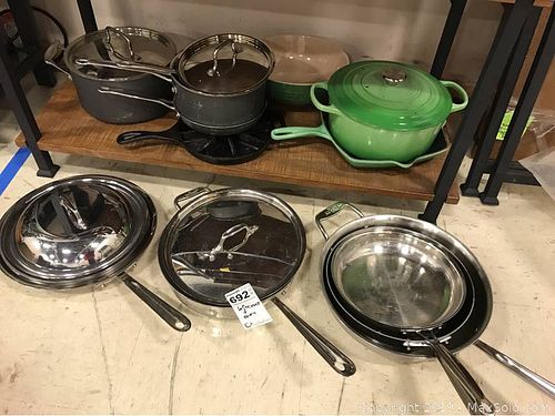 Lot #0692 (1 of 14)