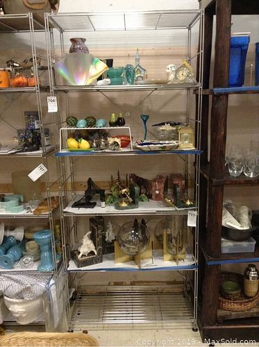 Lot #0707 (1 of 8)