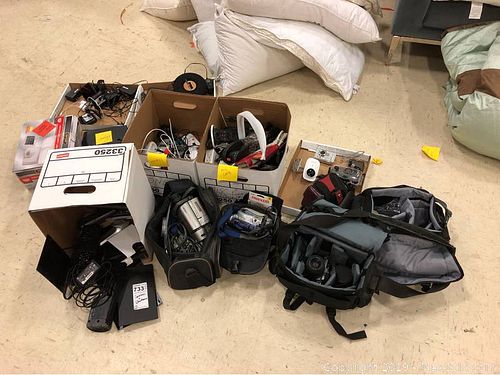 Lot #0733 (1 of 17)