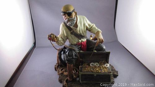 Lot #0093 (1 of 4)