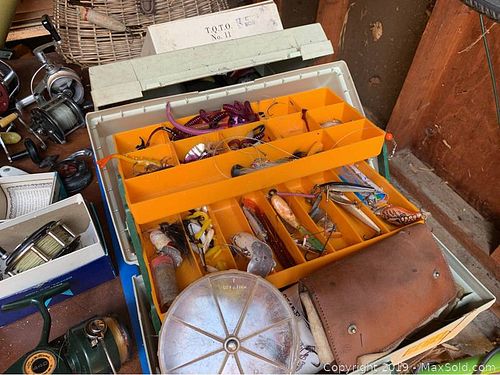 Lot #0860 (1 of 12)