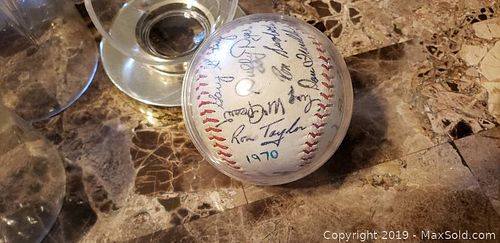 Lot #0046 (1 of 5)