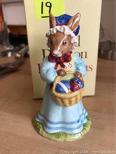 Lot #0019 (1 of 3)
