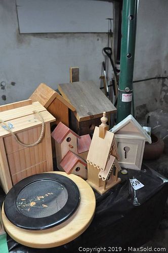 Lot #0259 (1 of 8)