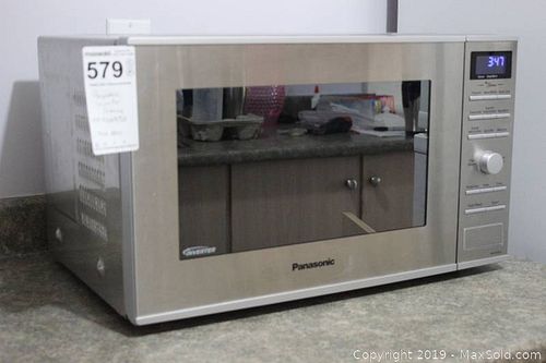 Lot #0579 (1 of 9)
