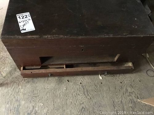 Lot #0122 (1 of 5)