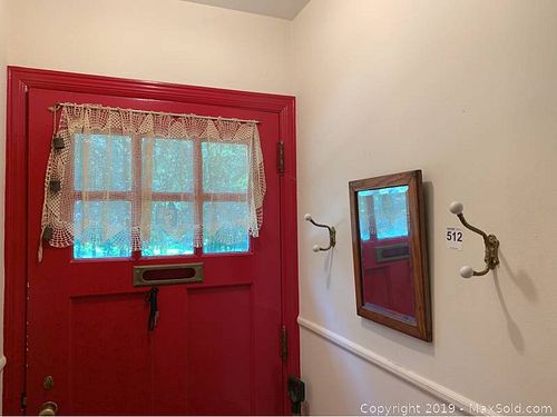 Lot #0512 (1 of 7)