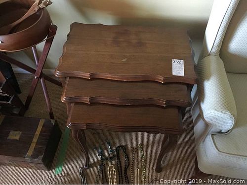 Lot #0352 (1 of 10)
