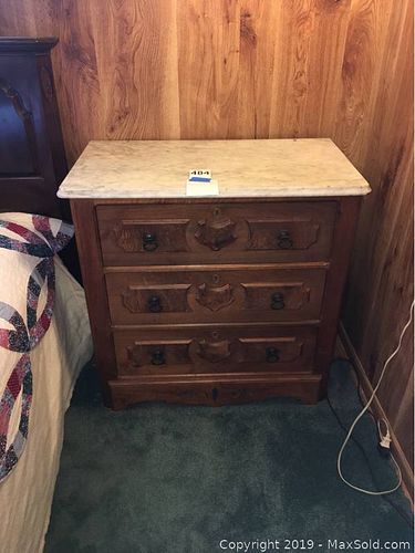 Lot #0484 (1 of 7)