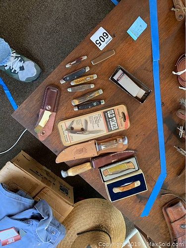 Lot #0605 (1 of 6)