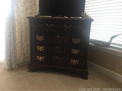 Lot #0883 (1 of 9)