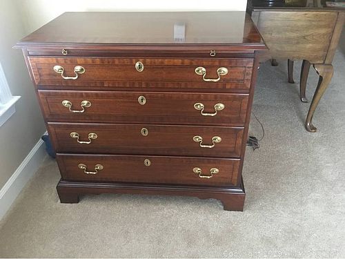 Lot #0884 (1 of 8)