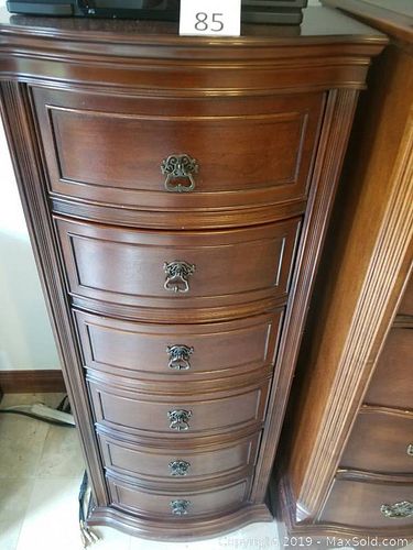 Lot #0085 (1 of 5)