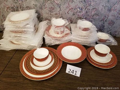 Lot #0241 (1 of 9)
