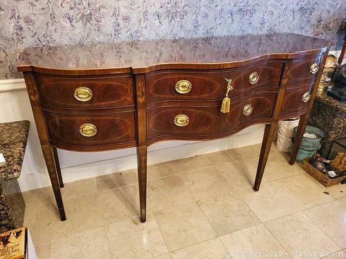 Lot #0245 (1 of 18)