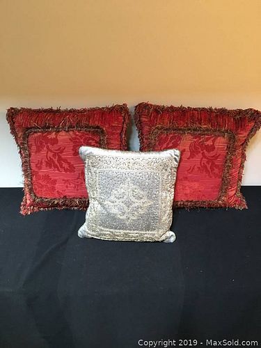 Lot #0057 (1 of 3)