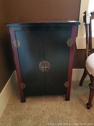 Lot #0079 (1 of 8)
