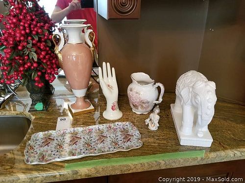 Lot #0098 (1 of 13)