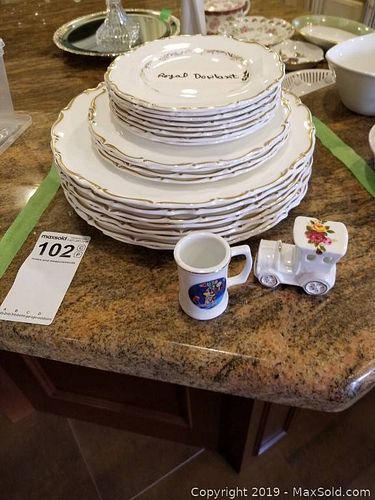 Lot #0102 (1 of 7)