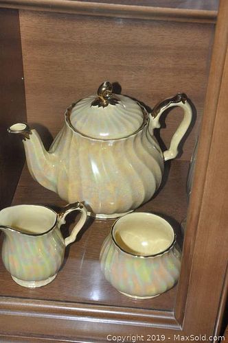 Lot #0526 (1 of 13)