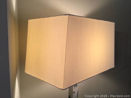 Lot #0799 (1 of 4)