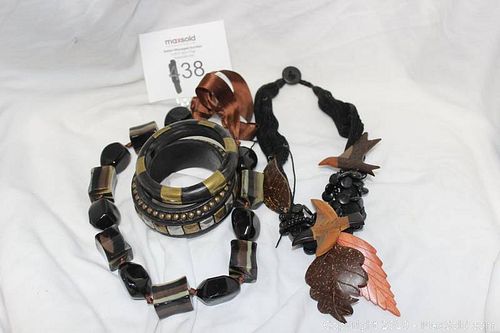 Lot #0138 (1 of 3)