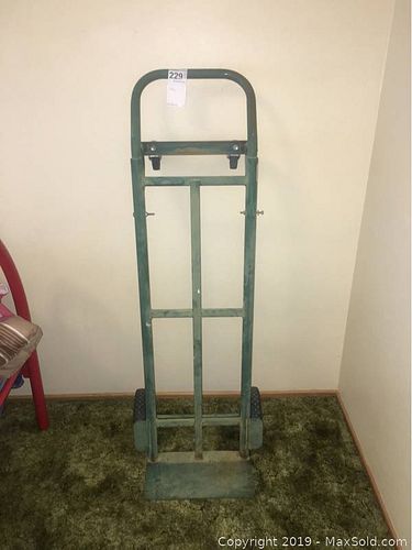 Lot #0229 (1 of 7)