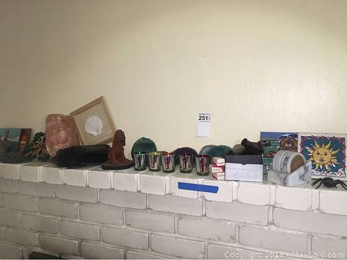 Lot #0251 (1 of 12)