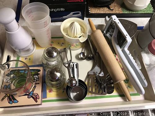 Lot #0271 (1 of 9)