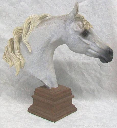 Lot #0004 (1 of 9)