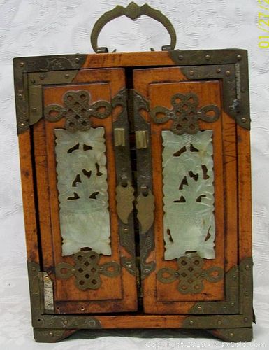 Lot #0049 (1 of 7)