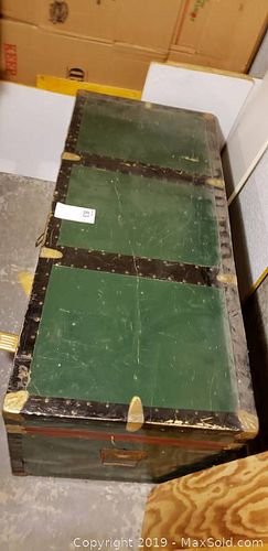 Lot #0083 (1 of 12)
