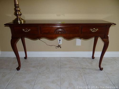 Lot #0608 (1 of 8)