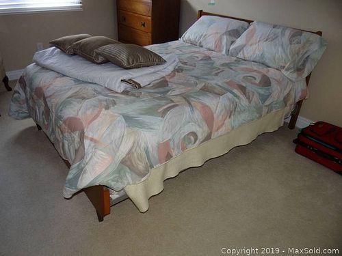 Lot #0633 (1 of 9)