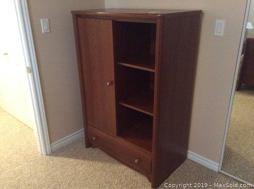 Lot #0655 (1 of 7)