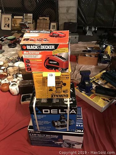 Lot #0019 (1 of 7)
