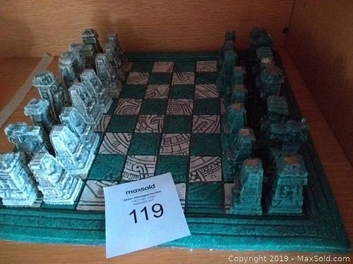 Lot #0119 (1 of 2)