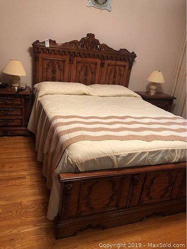Lot #0376 (1 of 12)